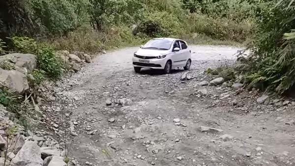 திணறிய ஸ்கார்பியோ.. அசால்ட் செய்த டாடா டியோகா.. டாடா, டாடாதான்யா.. இத அடிச்சிக்க ஆளே இல்லை...!