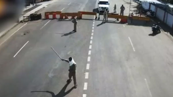 கண்ணில் பட்டதை எல்லாம் அடித்து தூக்கிய நபர்.. ஹாலிவுட் படத்தை மிஞ்சும் சம்பவம்.. அதிர வைக்கும் வீடியோ!