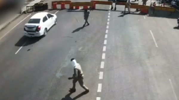 கண்ணில் பட்டதை எல்லாம் அடித்து தூக்கிய நபர்.. ஹாலிவுட் படத்தை மிஞ்சும் சம்பவம்.. அதிர வைக்கும் வீடியோ!