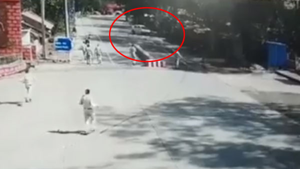 கண்ணில் பட்டதை எல்லாம் அடித்து தூக்கிய நபர்.. ஹாலிவுட் படத்தை மிஞ்சும் சம்பவம்.. அதிர வைக்கும் வீடியோ!