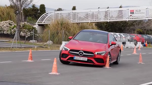 மூஸ் பரிசோதனையில் மண்ணை கவ்விய பென்ஸ் சிஎல்ஏ.. என்னப்பா இப்படி சொதப்பிட்டீங்களே!