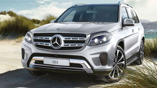 வெளிய வரவே அச்சப்படும் மக்கள்.. விலையுயர்ந்த காரில் கெத்தாக வந்திறங்கிய பிரபல நடிகர்.. எதற்காக தெரியுமா?