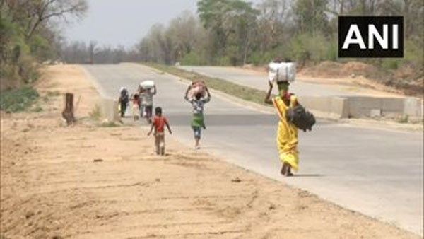 கொரோனா ஊரடங்கால் இப்படி ஒரு முடிவு... கையில் குழந்தையை வைத்து கொண்டு ரிஸ்க் எடுத்த பெற்றோர்...