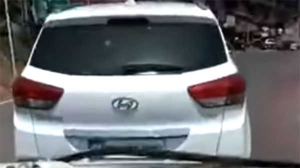 அவசரமாக சென்ற ஆம்புலன்ஸ்.. நீண்ட தூரம் இடைமறைத்த சிறுவன்.. போலீஸ் என்ன நடவடிக்கை எடுத்தாங்க தெரியுமா?