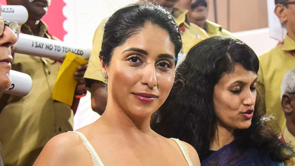 இந்திய பெண் பாடகிகளிடம் இவ்வளவு விலையுயர்ந்த கார்களா..? அடேங்கப்பா நம்பவே முடியலையே..