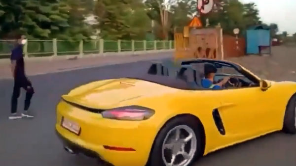 உல்லாச காரில் ஹீரோ போல் கிளம்பிய இளைஞர்... ஸ்பெஷல் ட்ரீட்மெண்ட் வழங்கிய போலீஸ்!