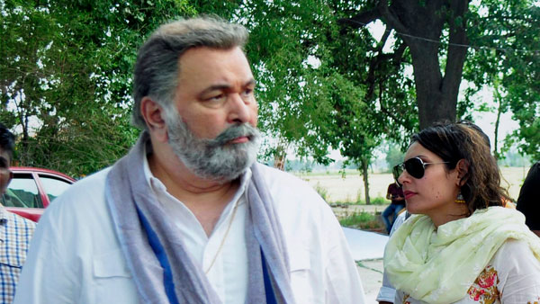 ரிஷி கபூர் மரணம்... டெல்லியில் இருக்கும் மகள் லாக்டவுனுக்கு மத்தியில் எப்படி வரப்போகிறார் தெரியுமா?