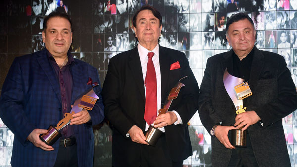 ரிஷி கபூர் மரணம்... டெல்லியில் இருக்கும் மகள் லாக்டவுனுக்கு மத்தியில் எப்படி வரப்போகிறார் தெரியுமா?