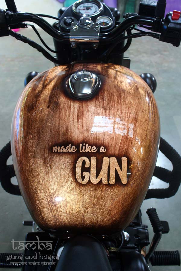 தரமான ஸ்டைலுக்கு மாறிய ராயல் என்பீல்டு கிளாசிக்... ஹீரோயின்களின் கவர்ச்சிக்கே செம்ம டஃப்...