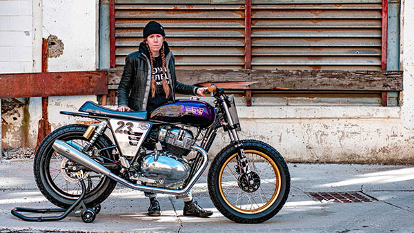 ஒன்றல்ல, இரண்டல்ல 4 பைக்குகளை உருமாற்றிய அமெரிக்க இளம் பெண்கள்.. அனைத்துமே ராயல் என்பீல்டு ட்வின் பைக்குகள்!