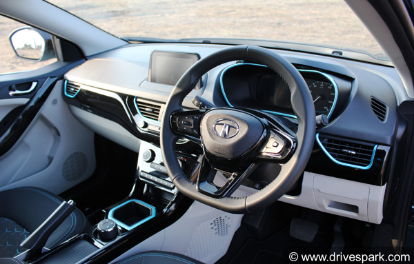 இங்க விட்டதை அங்க பிடித்த டாடா... கோனா, எம்ஜி இசட்எஸ் கார்களை ஓவர்டேக் செய்த நெக்ஸான் எலெக்ட்ரிக்! இங்க விட்டதை அங்க பிடித்த டாடா... கோனா, எம்ஜி இசட்எஸ் கார்களை ஓவர்டேக் செய்த நெக்ஸான் எலெக்ட்ரிக்!