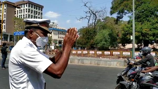 வாகனங்களுக்கு பெயிண்ட் அடித்து பழகும் போலீஸார்.. சேலம் காவல்துறையின் குசும்பு..