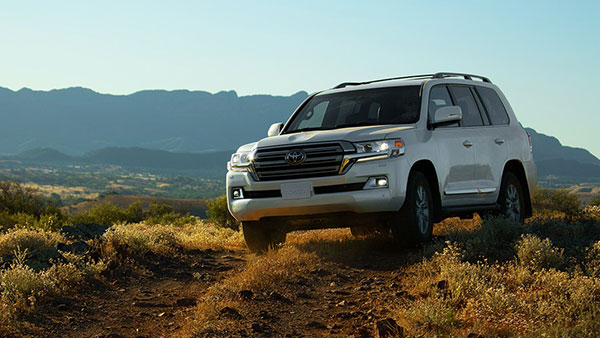 ஓ.. இதுக்கு பேர்தான் சைனா மேட்-ஆ.. அச்சு அசலாக டொயோட்டா லேண்ட் க்ரூஸரை போலவே இருக்கே...!