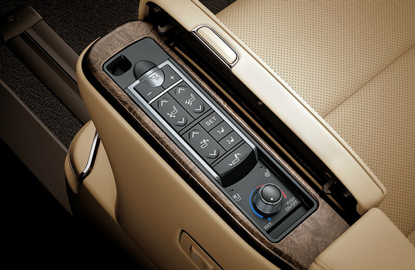 அலுங்காமல், குலுங்காமல் பயணிக்க புதிய வெல்ஃபயர் சொகுசு கார்... டொயோட்டா அறிமுகம்! அலுங்காமல், குலுங்காமல் பயணிக்க புதிய வெல்ஃபயர் சொகுசு கார்... டொயோட்டா அறிமுகம்!