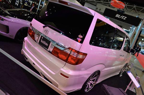 ரோல்ஸ் ராய்ஸ் கலவையாக மாறிய டொயோட்டாவின் லக்சூரி கார்... அட இது என்னப்பா புது அவதாரமா இருக்கு..?