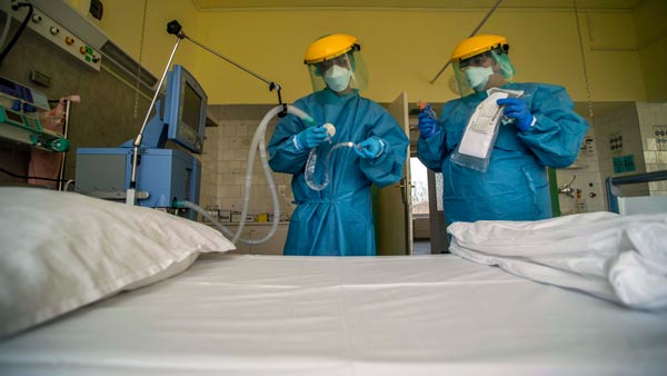 இனி காரில் அமர்ந்தபடியே கொரோனா பரிசோதனை.. இந்தியாவின் முதல் ட்ரைவ்-த்ரூ பரிசோதனை மையம் அறிமுகம்.. இனி காரில் அமர்ந்தபடியே கொரோனா பரிசோதனை.. இந்தியாவின் முதல் ட்ரைவ்-த்ரூ பரிசோதனை மையம் அறிமுகம்..