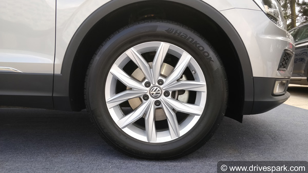 ஃபோக்ஸ்வேகன் அமியோ& டிகுவானின் விற்பனை இந்தியாவில் நிறுத்தப்பட்டது... காரணம் என்ன..? 