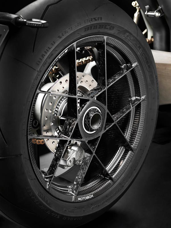 டுகாட்டி எஞ்சினுடன் மிரட்டும் வைரஸ் ஏலியன் ஹைப்பர் பைக்! டுகாட்டி எஞ்சினுடன் மிரட்டும் வைரஸ் ஏலியன் ஹைப்பர் பைக்!