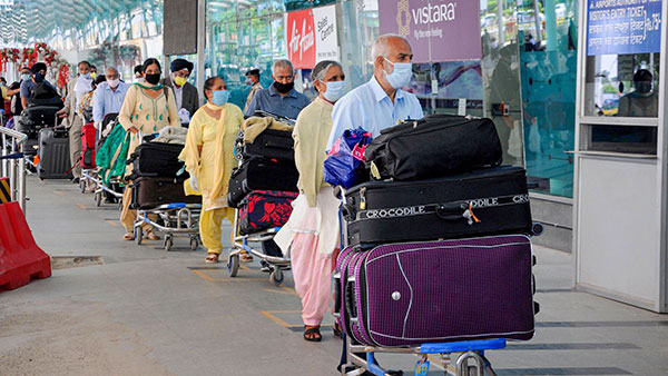 கொரோனா எதிரொலி... இனி விமானங்களில் பயணிக்க பாஸ்போர்ட்போல் இதுவும் கட்டாயம்... என்ன தெரியுமா? கொரோனா எதிரொலி... இனி விமானங்களில் பயணிக்க பாஸ்போர்ட்போல் இதுவும் கட்டாயம்... என்ன தெரியுமா?