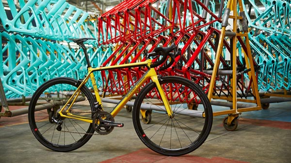 இந்த சைக்கிளின் ஒட்டுமொத்த எடை 780 கிராம் மட்டுமே... ஆனா, விலைய கேட்ட சத்தியமா தலை தெறிக்க ஓடிடுவீங்க!