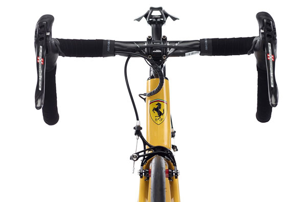 இந்த சைக்கிளின் ஒட்டுமொத்த எடை 780 கிராம் மட்டுமே... ஆனா, விலைய கேட்ட சத்தியமா தலை தெறிக்க ஓடிடுவீங்க!