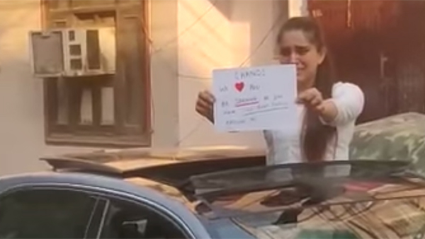 வாழ்க்கையை புரட்டி போட்ட கொரோனா... உலகில் இதுவரை யாரும் பார்த்திராத முறையில் நடந்த இரங்கல் கூட்டம்