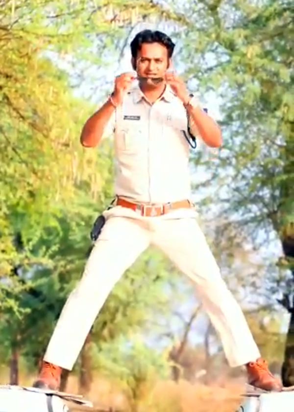 சிங்கம் பட பாணியில் ஸ்டண்ட்! அடவாடி சாகசம் செய்த போலீசுக்கு ஆப்பு வைத்த காவல்துறை... என்னனு தெரியுமா?