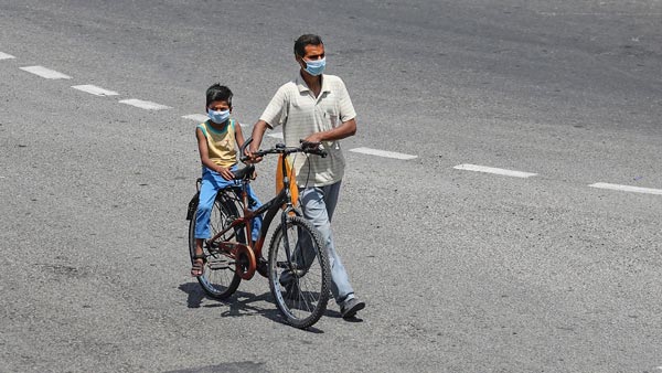 ஆட்டிபடைக்கும் கொரோனா... ஊருக்கு திரும்பும் வழியில் தொழிலாளர்களுக்கு நடந்த சோகம்... என்னனு தெரியுமா?