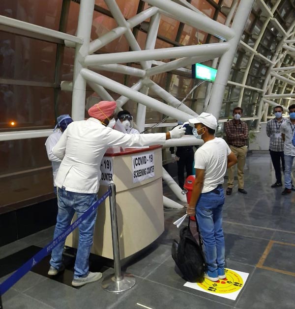 விமானங்களில் இனி இதுக்கெல்லாம் தடையாமுங்கோ... இதோ லிஸ்ட் - செய்ய வேண்டியவை, செய்ய கூடாதவை! விமானங்களில் இனி இதுக்கெல்லாம் தடையாமுங்கோ... இதோ லிஸ்ட் - செய்ய வேண்டியவை, செய்ய கூடாதவை!