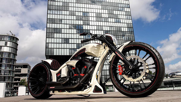 மினி லம்போர்கினி அவென்டேடார் காராக மாறிய ஹார்லி டேவிட்சன் பைக்... சப்புகொட்ட வைக்கும் கவர்ச்சி!