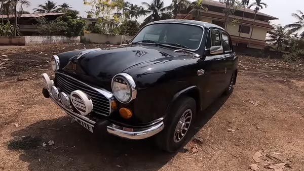 இந்திய டிசைனரால் எலக்ட்ரிக் காராக மாறிய ஹிந்துஸ்தான் அம்பாசடார்... நம்மாளுக கிட்ட இவ்வளவு திறமையா..?