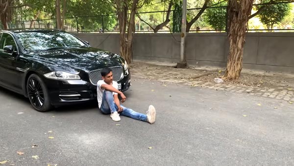 டூ-வீலர் வாங்கவே திணறிய இளைஞர்... இப்போது ஜாகுவார் எக்ஜேஎல் காரின் உரிமையாளர்... எப்படி இது சாத்தியமானது...