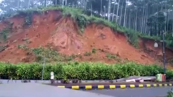 நம்பவே முடியல... சிசிடிவி கேமராவில் சிக்கிய அதிசய சம்பவம்... என்னனு தெரிஞ்சா அசந்து போய்ருவீங்க... நம்பவே முடியல... சிசிடிவி கேமராவில் சிக்கிய அதிசய சம்பவம்... என்னனு தெரிஞ்சா அசந்து போய்ருவீங்க...