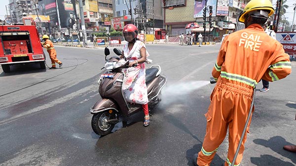 5 நிமிடத்தில் துடி துடித்து சாகும் கொரோனா... ஒரு பைசா செலவில்லாமல் வைரசை அழிக்க புது வழி... ஆச்சரியத்தில் உலகம்! 5 நிமிடத்தில் துடி துடித்து சாகும் கொரோனா... ஒரு பைசா செலவில்லாமல் வைரசை அழிக்க புது வழி... ஆச்சரியத்தில் உலகம்!