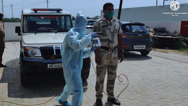 இப்படியொரு மரியாதையை யாரும் வழங்கியிருக்க மாட்டாங்க... உயிரை பணயம் வைத்து உழைப்பவர்களை பாராட்டிய எம்ஜி!