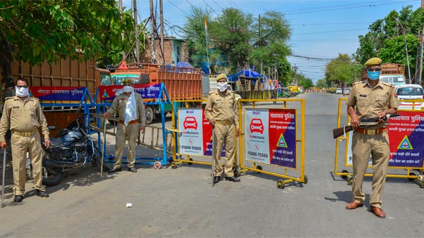 கண் பார்வைக்கு புலப்படும் தூரத்தில் வீடு இருந்தும் காரில் வாழும் இளைஞர்... காரணம் தெரிஞ்சா மிரண்டு போய்ருவீங்க?