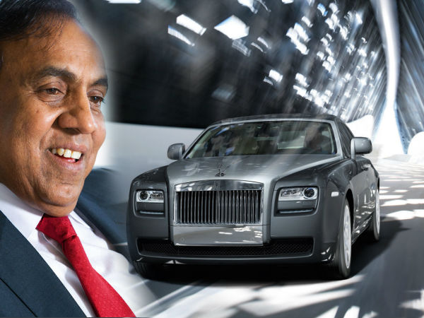 உலக நாடுகளை கலக்கும் ஏழை விவசாயியின் மகன்... ஒன்றா, இரண்டா உலகின் பல காஸ்ட்லியான கார்கள் கை வசம்...!