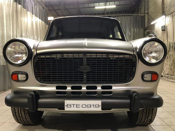 பழைய பத்மினி காரை புதிய வடிவத்தில் கண்முன் நிறுத்திய உரிமையாளர்...!