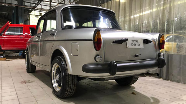 பழைய பத்மினி காரை புதிய வடிவத்தில் கண்முன் நிறுத்திய உரிமையாளர்...!