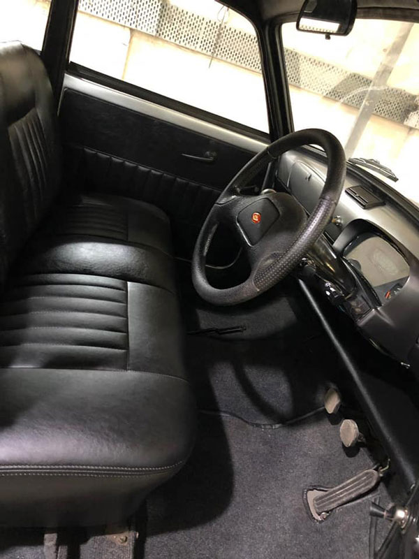 பழைய பத்மினி காரை புதிய வடிவத்தில் கண்முன் நிறுத்திய உரிமையாளர்...!