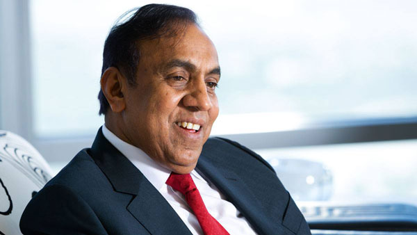 உலக நாடுகளை கலக்கும் ஏழை விவசாயியின் மகன்... ஒன்றா, இரண்டா உலகின் பல காஸ்ட்லியான கார்கள் கை வசம்...!