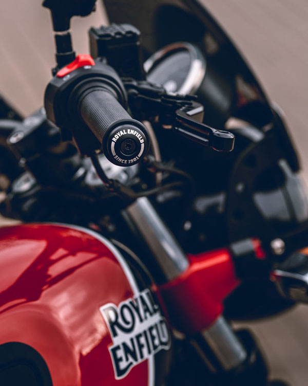 ஐரோப்பிய நாடு ஒன்றில் விற்பனை செய்யப்படும் ராயல் எண்ட்பீல்டு இண்டர்செப்டர் 650 பைக் இது...! 