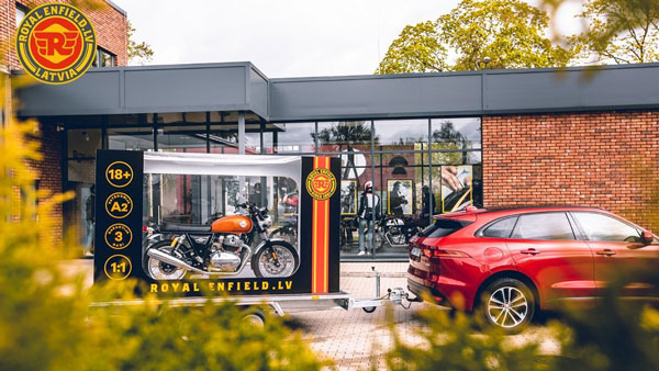 ராயல் என்பீல்டு பைக்கை விற்க புது யுக்தியை கையாண்ட டீலர்... இதெல்லாம் கொஞ்ச ஓவரா இருக்குங்க...