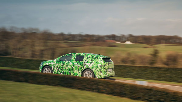 ஸ்கோடாவின் முதல் முழு-எலக்ட்ரிக் க்ராஸ்ஓவர் மாடல்... புகைப்படங்கள் வெளியானது...!