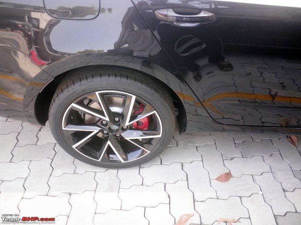 முதல் ஸ்கோடா ஆக்டேவியா ஆர்எஸ்245 கார் இந்தியாவில் டெலிவிரி... அட்டகாசமான புகைப்படம் இதோ...! முதல் ஸ்கோடா ஆக்டேவியா ஆர்எஸ்245 கார் இந்தியாவில் டெலிவிரி... அட்டகாசமான புகைப்படம் இதோ...!