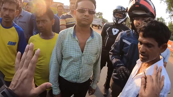 காஸ்ட்லி பைக்கில் ஜாலி ரைடு... ஆட்டை அடித்து தூக்கிய இளைஞர்! கிராம மக்கள் என்ன செய்தார்கள் தெரியுமா?