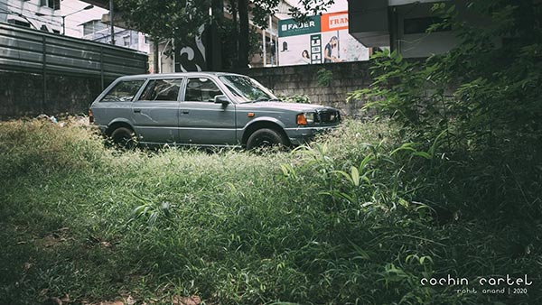 நம்ம தாத்தா காலத்து டாடா காரில் இவ்ளோ அம்சங்களா... லுக்குதான் பழசு, ஆனா தொழில்நுட்பம் வேற லேவல்!