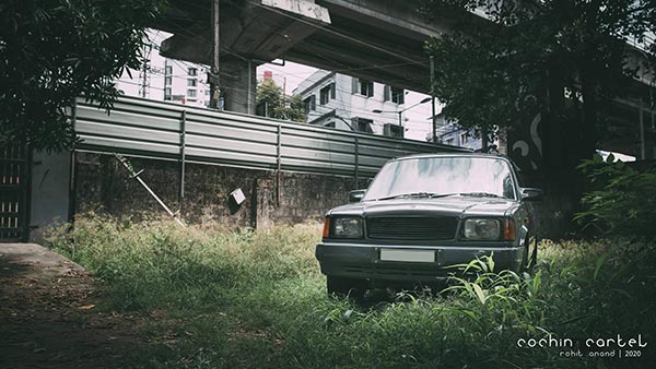 நம்ம தாத்தா காலத்து டாடா காரில் இவ்ளோ அம்சங்களா... லுக்குதான் பழசு, ஆனா தொழில்நுட்பம் வேற லேவல்!