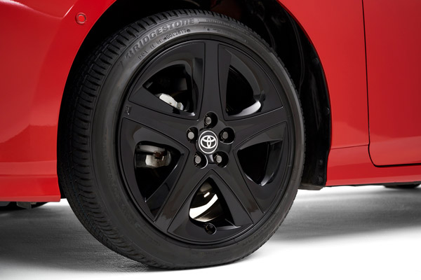 ப்ரியஸ் ஹைப்ரீட் மாடலை பெருமைப்படுத்திய டொயோட்டா.... புதிய ஸ்பெஷல் எடிசன் வெளிவருகிறது....