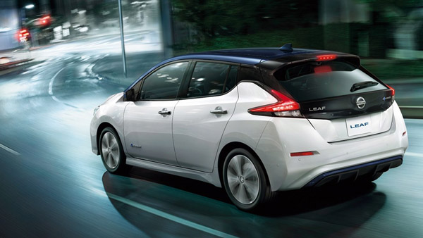 இந்தியாவை கலக்க வரும் எலெக்ட்ரிக் கார்கள்... பாத்த உடனே வாங்கலாம்ணு யோசிப்பீங்க... அவ்வளவு சூப்பர்